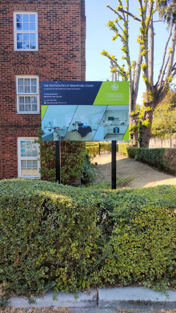 Totem and Post Mounted Signs Image Gallery