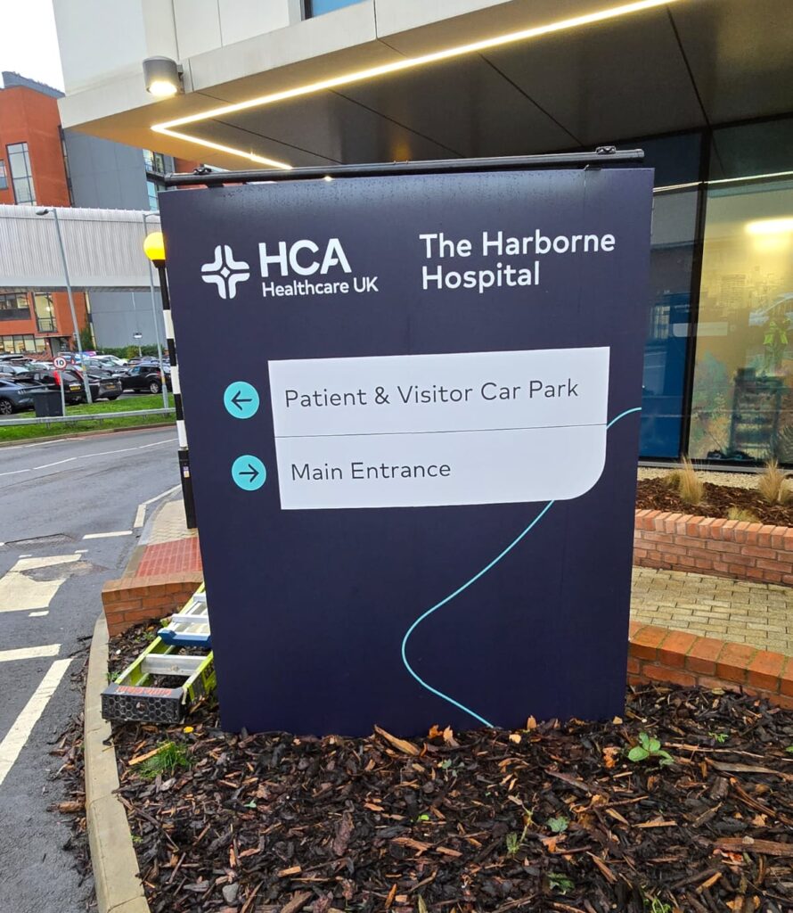 Totem and Post Mounted Signs Image Gallery